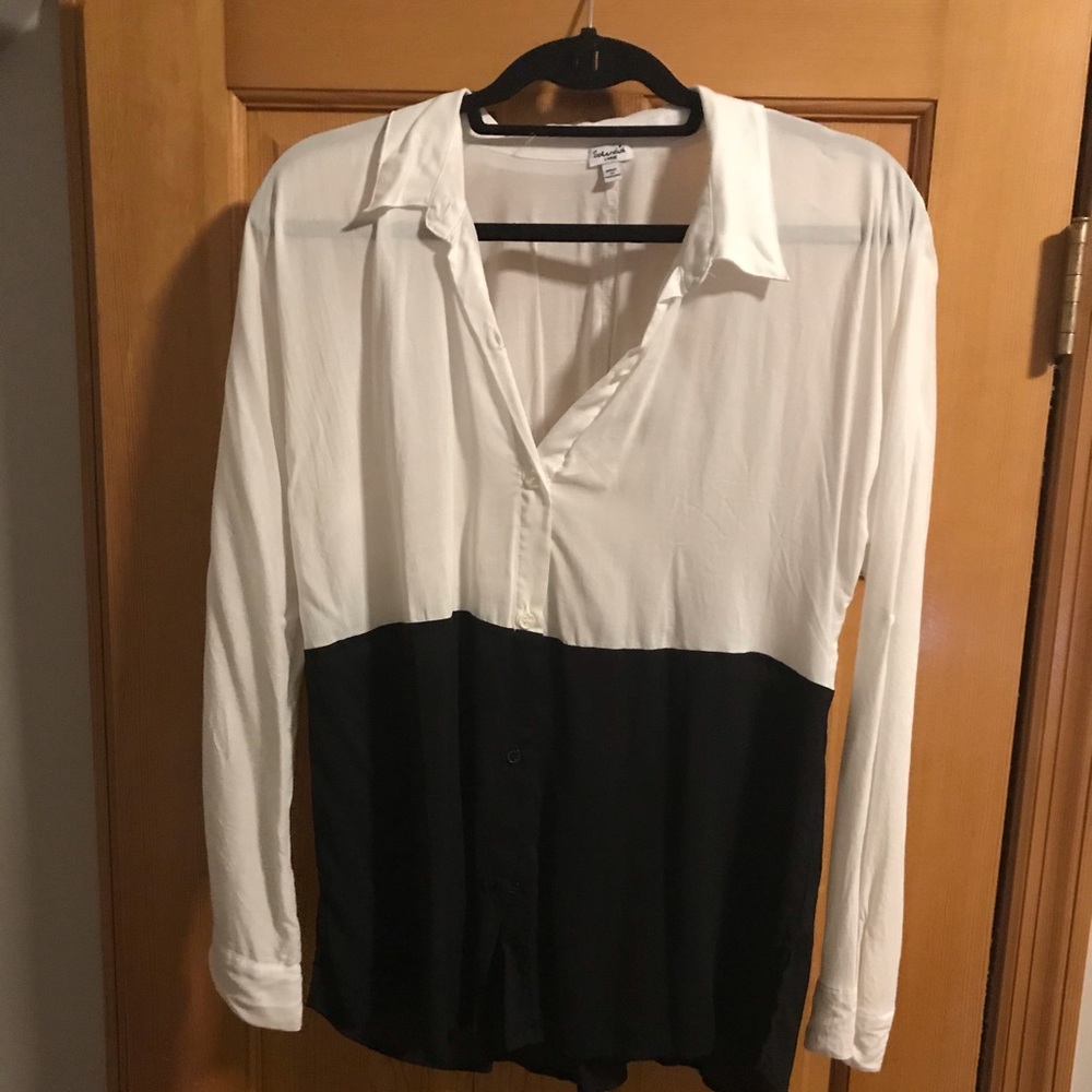 Splendid two toned black and white shirt.